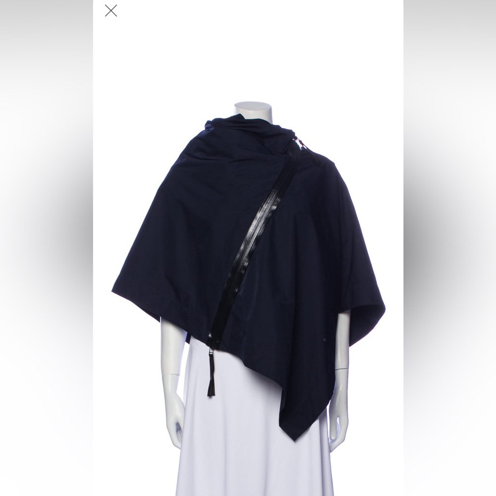 Issey Miyake Elegant Black Women's Cape Jacket - Picture 1 of 4